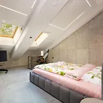 Διαμέρισμα Industrial-style 2bd Loft With Parking Spot By Flat Mаnager *