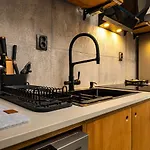 Industrial-style 2bd Loft With Parking Spot By Flat Mаnager Διαμέρισμα Φιλιππούπολη